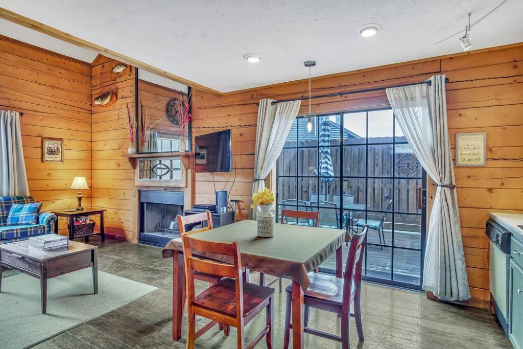 3 Bedroom Log Cabin Condo Close To Everything! Branson Exterior foto